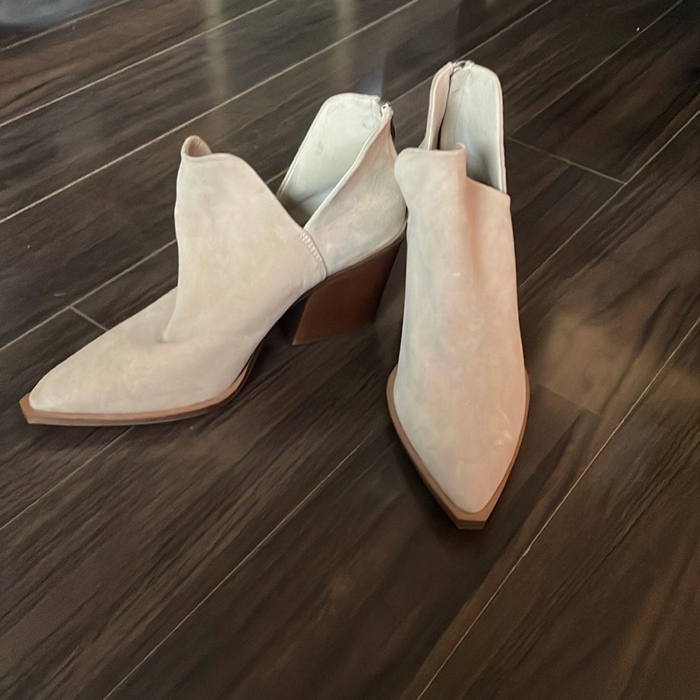 Cream ankle boot